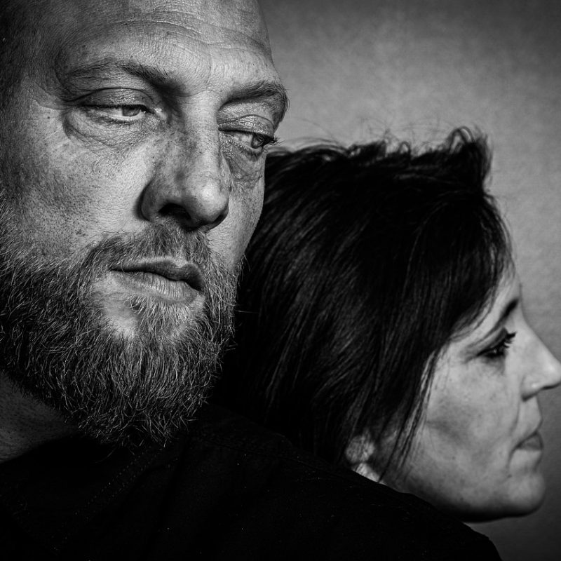 Pourquoi j’attire des relations qui me font souffrir ?